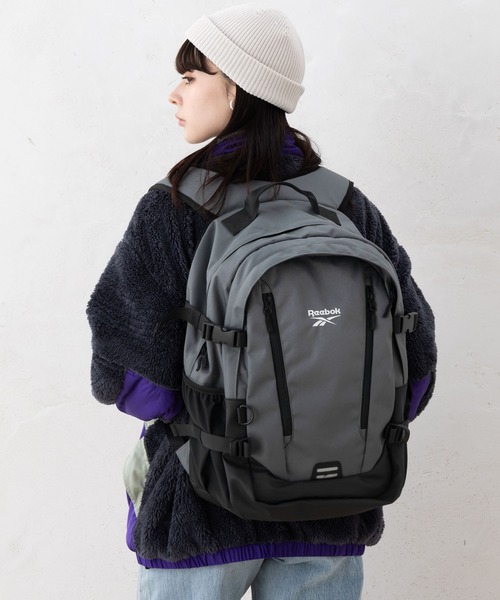 Reebok(リーボック)の「Reebok リーボック ワンポイント ロゴ 刺繍 大容量 軽量 バックパック リュック 約30L(バックパック/リュック・メンズ・アイボリー/ブラック/チャコール・FREE)」の11枚目の写真