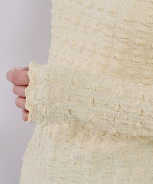 OPAQUE.CLIP（オペークドットクリップ）の「◆ぽこぽこハイネックカットソー【洗濯機洗い可】（Tシャツ/カットソー・レディース・ブラック/オフホワイト/ライトベージュ・00）」の7枚目の写真