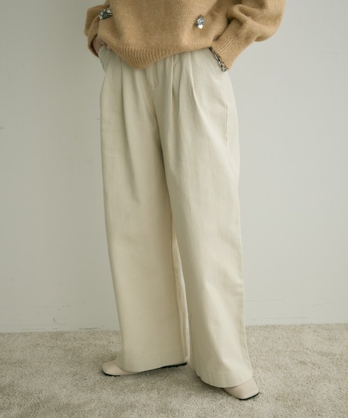 Crisp（クリスプ）の「【ZOZO限定】２タックツイルワイドパンツ（チノパンツ・レディース・ホワイト/ナチュラル・S）」の2枚目の写真