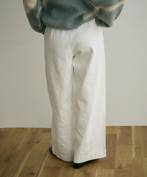Crisp（クリスプ）の「【ZOZO限定】２タックツイルワイドパンツ（チノパンツ・レディース・ホワイト/ナチュラル・S）」の7枚目の写真