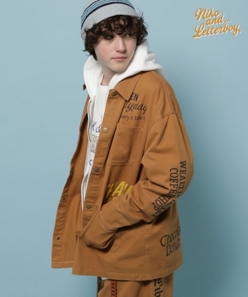 niko and...（ニコアンド）の「【LETTERBOY(レターボーイ)】コラボ落書きプリントブルゾン（ブルゾン・メンズ・ブラウン/ナチュラル・MEDIUM/LARGE）」の6枚目の写真