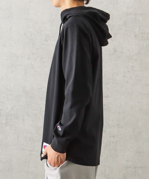 Champion(チャンピオン)の「Champion ロゴ刺繍フード付きロングスリーブTシャツ(その他トップス・メンズ・ホワイト/ブラック・M/L/XL)」の4枚目の写真