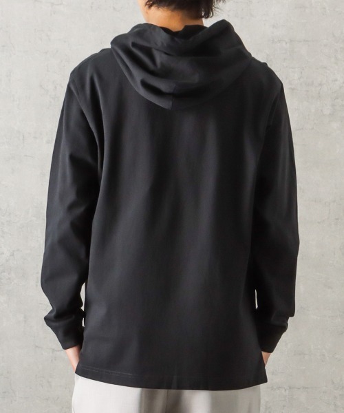 Champion(チャンピオン)の「Champion ロゴ刺繍フード付きロングスリーブTシャツ(その他トップス・メンズ・ホワイト/ブラック・M/L/XL)」の5枚目の写真