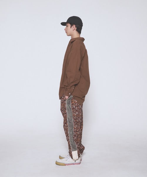 FIRST DOWN（ファーストダウン）の「ブロード ロングスリーブ シャツ #1（シャツ/ブラウス・メンズ・ネイビー系/ブラウン系・L/M/XL）」の4枚目の写真