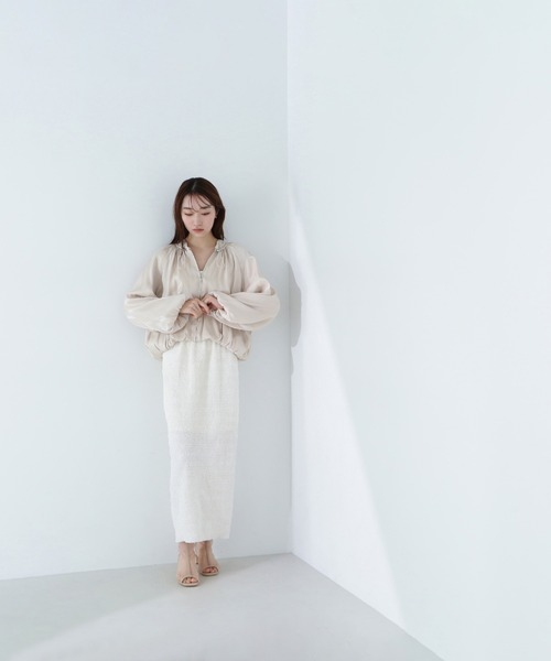 NATURAL BEAUTY BASIC（ナチュラルビューティーベーシック）の「◇グロッシーバルーンブルゾン（ブルゾン・レディース・ベージュ/ブルー/チャコールグレー・MEDIUM/SMALL）」の12枚目の写真