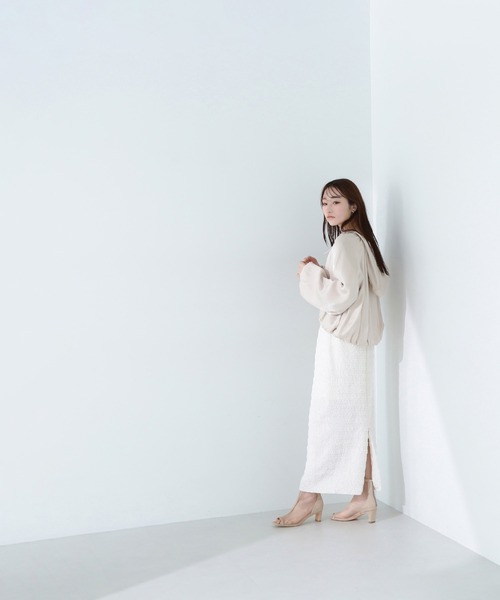 NATURAL BEAUTY BASIC（ナチュラルビューティーベーシック）の「◇グロッシーバルーンブルゾン（ブルゾン・レディース・ベージュ/ブルー/チャコールグレー・MEDIUM/SMALL）」の16枚目の写真
