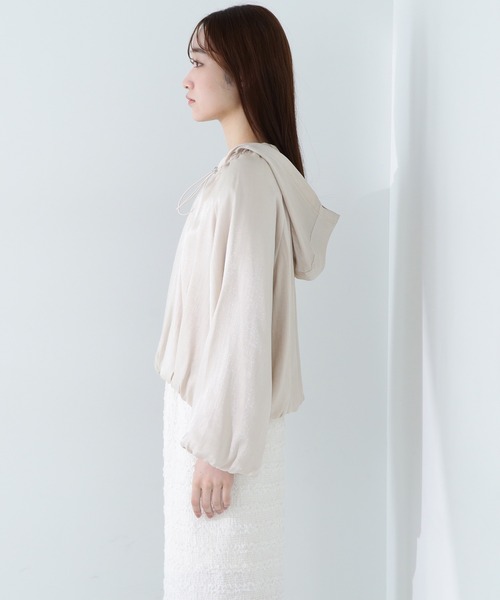 NATURAL BEAUTY BASIC（ナチュラルビューティーベーシック）の「◇グロッシーバルーンブルゾン（ブルゾン・レディース・ベージュ/ブルー/チャコールグレー・MEDIUM/SMALL）」の21枚目の写真