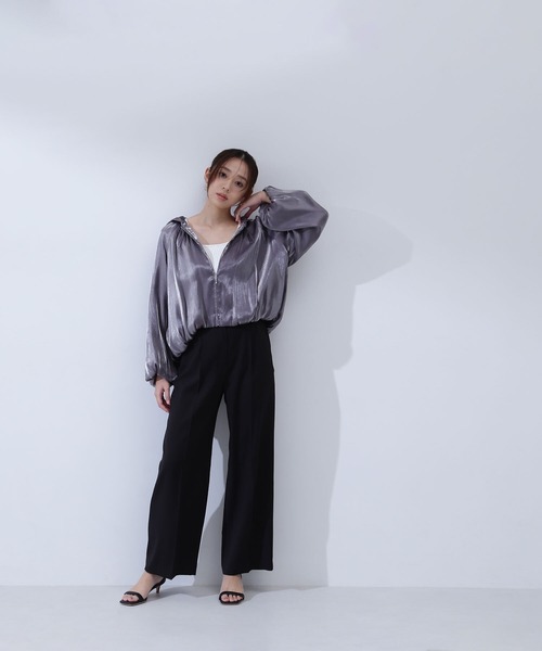 NATURAL BEAUTY BASIC（ナチュラルビューティーベーシック）の「◇グロッシーバルーンブルゾン（ブルゾン・レディース・ベージュ/ブルー/チャコールグレー・MEDIUM/SMALL）」の6枚目の写真