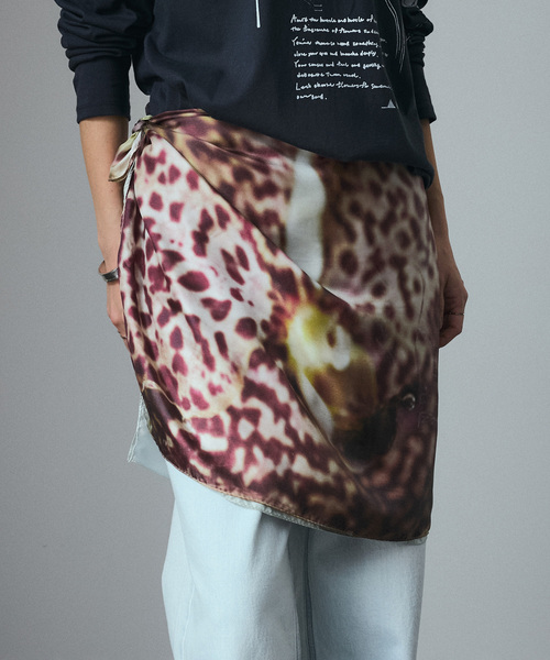 SALON adam et rope'（サロン アダム エ ロペ）の「【duft（ドゥフト） for SALON】duft シルクスカーフ（ストール/ショール・レディース・ホワイト系その他3/ホワイト系その他4・FREE）」の5枚目の写真