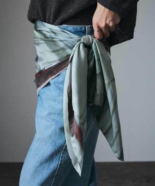SALON adam et rope'（サロン アダム エ ロペ）の「【duft（ドゥフト） for SALON】duft シルクスカーフ（ストール/ショール・レディース・ホワイト系その他3/ホワイト系その他4・FREE）」の12枚目の写真