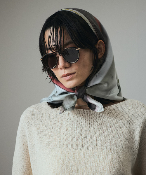 SALON adam et rope'（サロン アダム エ ロペ）の「【duft（ドゥフト） for SALON】duft シルクスカーフ（ストール/ショール・レディース・ホワイト系その他3/ホワイト系その他4・FREE）」の13枚目の写真