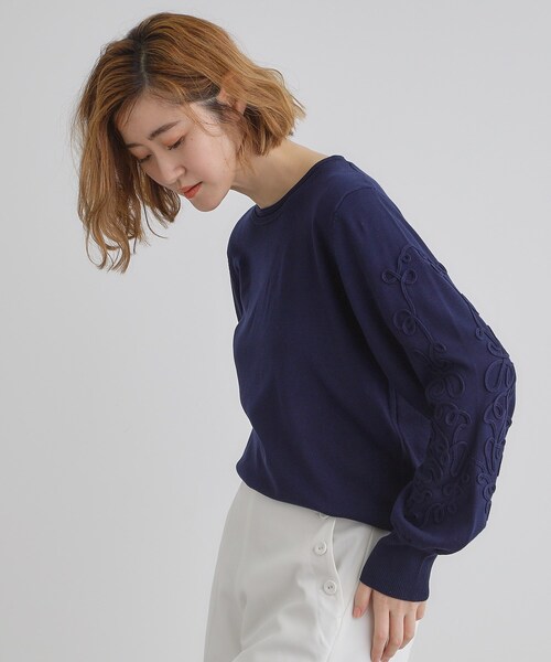 mout　ブルーグレー　青色 刺繍 長袖ニット　レディース mout ブルーグレー 青色 刺繍 長袖ニット レディース （ライン