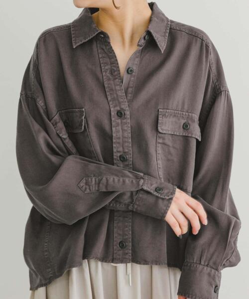 ITEMS URBANRESEARCH(アイテムズ アーバンリサーチ)の「リヨセルポケットシャツ(シャツ/ブラウス・レディース・チャコールグレー/ホワイト系その他/カーキ・FREE)」の14枚目の写真
