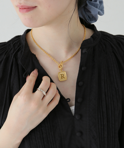 BEN AMUN（ベンアムン）の「【BEN-AMUN/ベンアムン】 Rネックレス（ネックレス・レディース・ゴールド・FREE）」の7枚目の写真