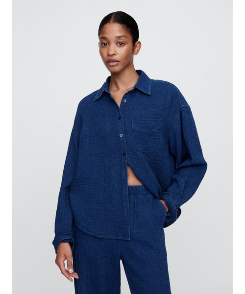 GAP(ギャップ)の「ガーゼ オーバーサイズシャツ(シャツ/ブラウス・レディース・インディゴブルー・XXS/XS/L/M/S)」の1枚目の写真