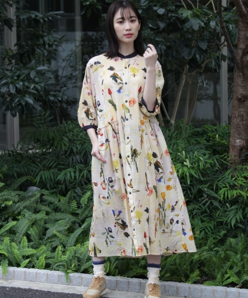 SUPER HAKKA(スーパーハッカ)の「SUPER HAKKA×庄島歩音「Plants」/「From the story」プリントワンピース(前開き)(ワンピース・レディース・ベージュ/ブラック・FREE)」の1枚目の写真