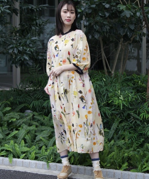 SUPER HAKKA(スーパーハッカ)の「SUPER HAKKA×庄島歩音「Plants」/「From the story」プリントワンピース(前開き)(ワンピース・レディース・ベージュ/ブラック・FREE)」の4枚目の写真