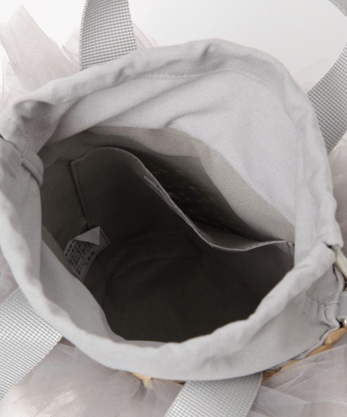 kakatoo(カカトゥ)の「【kakatoo(カカトゥ)】チュールフリンジミニカゴバッグ(かごバッグ・レディース・グレー/ブラック・FREE)」の7枚目の写真