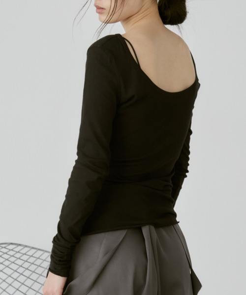duei(デュイ)の「シアーロングスリーブUネックカットソー(Tシャツ/カットソー・レディース・ブラック/ホワイト・FREE)」の2枚目の写真