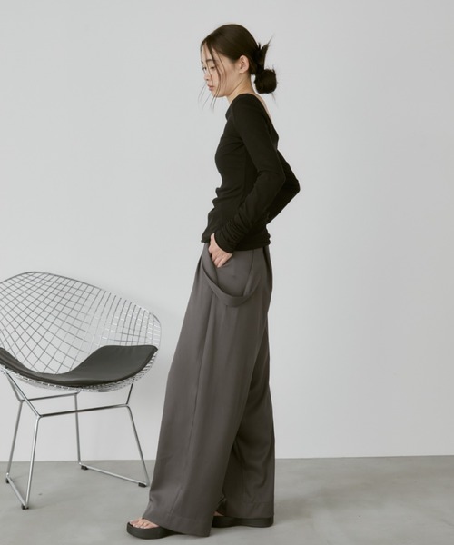 duei(デュイ)の「シアーロングスリーブUネックカットソー(Tシャツ/カットソー・レディース・ブラック/ホワイト・FREE)」の18枚目の写真