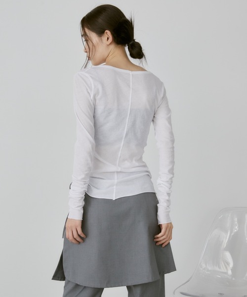 duei(デュイ)の「シアーロングスリーブUネックカットソー(Tシャツ/カットソー・レディース・ブラック/ホワイト・FREE)」の5枚目の写真