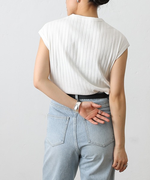 COLONY 2139(コロニートゥーワンスリーナイン)の「ワイドリブフレンチスリーブTシャツ(Tシャツ/カットソー・レディース・モカ/オフホワイト/ブラック/カーキ・FREE)」の21枚目の写真
