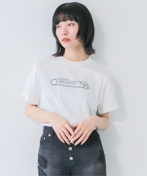 UNIT CHEST(ユニットチェスト)の「【UNIT CHEST】unique unisex T-shirt VTFAコラボT ”SAFETY PIN” by Aya Yamamoto(Tシャツ/カットソー・レディース・ホワイト/ブラック・L/M/S)」の14枚目の写真