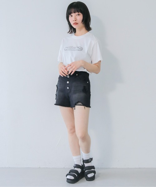 UNIT CHEST(ユニットチェスト)の「【UNIT CHEST】unique unisex T-shirt VTFAコラボT ”SAFETY PIN” by Aya Yamamoto(Tシャツ/カットソー・レディース・ホワイト/ブラック・L/M/S)」の17枚目の写真