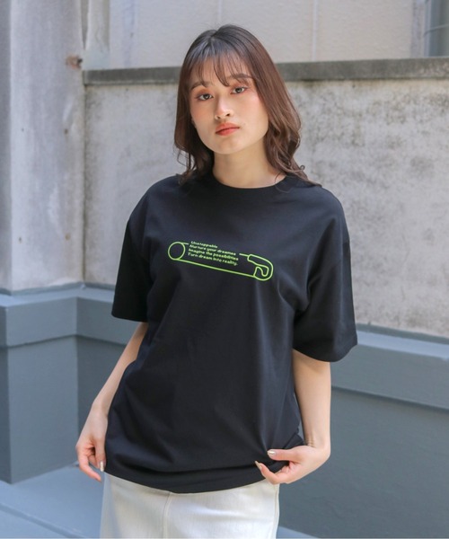 UNIT CHEST(ユニットチェスト)の「【UNIT CHEST】unique unisex T-shirt VTFAコラボT ”SAFETY PIN” by Aya Yamamoto(Tシャツ/カットソー・レディース・ホワイト/ブラック・L/M/S)」の22枚目の写真