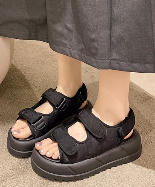 Teem Store(チームストア)の「【春夏新作】フラワージャガード厚底スポーツサンダル(サンダル・レディース・ホワイト/ブラック・38/36/40)」の2枚目の写真