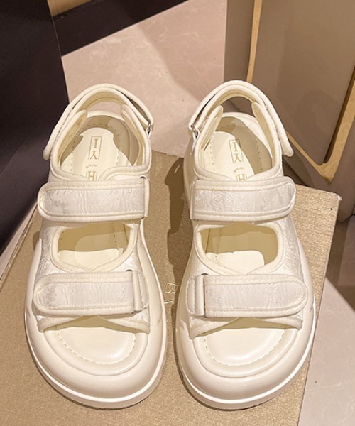Teem Store(チームストア)の「【春夏新作】フラワージャガード厚底スポーツサンダル(サンダル・レディース・ホワイト/ブラック・38/36/40)」の6枚目の写真
