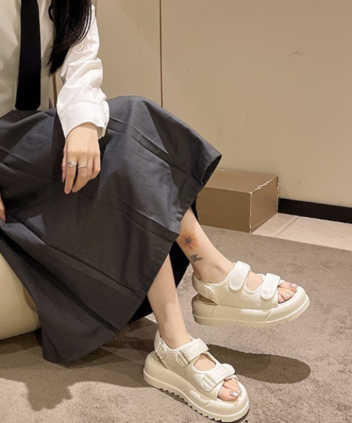 Teem Store(チームストア)の「【春夏新作】フラワージャガード厚底スポーツサンダル(サンダル・レディース・ホワイト/ブラック・38/36/40)」の4枚目の写真