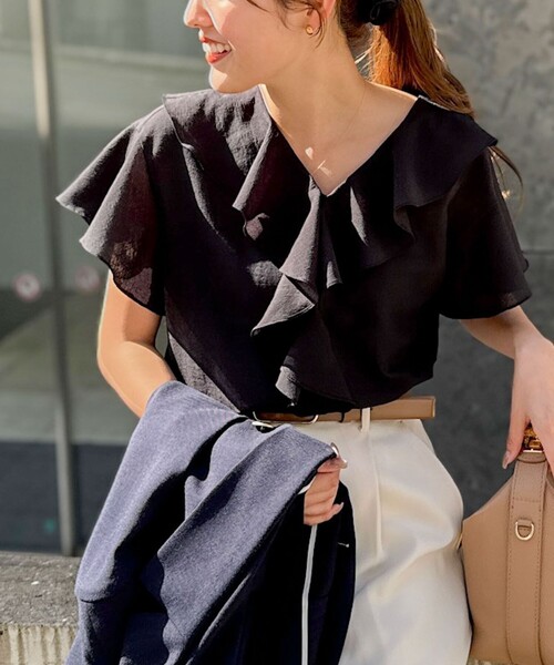 NOLLEY’S（ノーリーズ）の「2wayラッフル衿ブラウス（シャツ/ブラウス・レディース・オフホワイト/ブラック/ホワイト系その他2/ブルー系その他6/ホワイト系その他3/ブラック系その他2・38）」の5枚目の写真