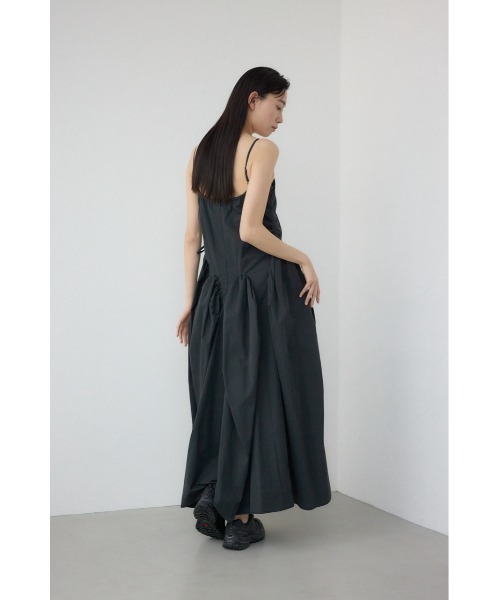 PLUS（プラス）の「【PLUS】バブルギャザーボリュームワンピース（ワンピース・レディース・ブルー/ブラック・SMALL/MEDIUM）」の6枚目の写真