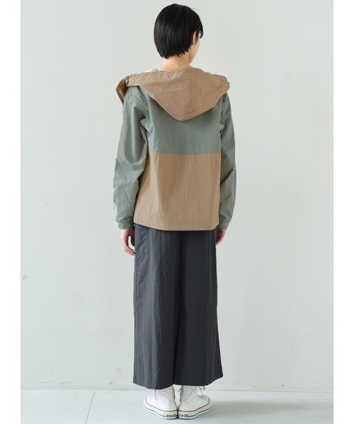 IEDIT(イディット)の「IEDIT WOODSコラボ 微起毛裏地付きのバイカラーアノラック風ジャケット〈ライトカーキ×ベージュ〉(その他アウター・レディース・ベージュ系その他・M/L/LL/3L/S)」の8枚目の写真