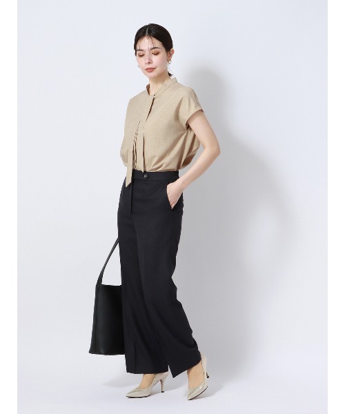 SUIT SQUARE（スーツスクエア）の「ボウタイブラウス フレンチスリーブ ウォッシャブル 撥水 リネンライク 無地（シャツ/ブラウス・レディース・ネイビー系/ベージュ系/オレンジ系・38(9号)）」の15枚目の写真