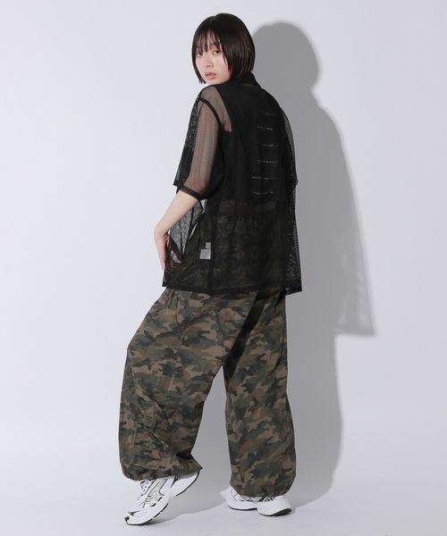 Anui(アニュイ)の「【UNISEX/2サイズ展開】ロゴルーズノースリーブTシャツ(Tシャツ/カットソー・レディース・アイボリー/スミクロ・SMALL/MEDIUM)」の21枚目の写真