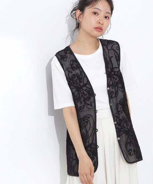 N.（N. Natural Beauty Basic）（エヌエヌナチュラルビューティーベーシック）の「コードレースジレ（ベスト・レディース・オフホワイト/ブラック・MEDIUM）」の2枚目の写真