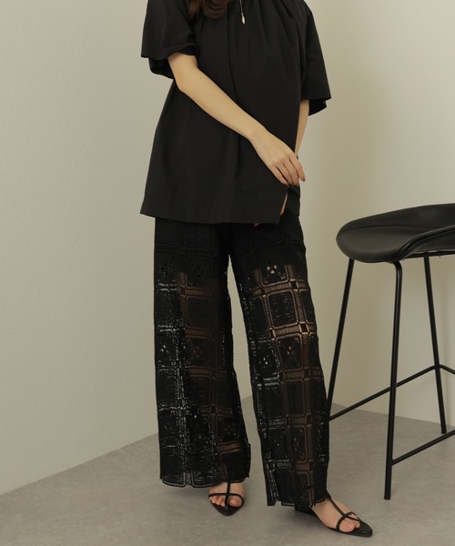 LAULEN（ローレン）の「crochet lace semi wide pants /クロシェ レース セミワイド パンツ（その他パンツ・レディース・ホワイト/ブラック/ベージュ・FREE）」の10枚目の写真