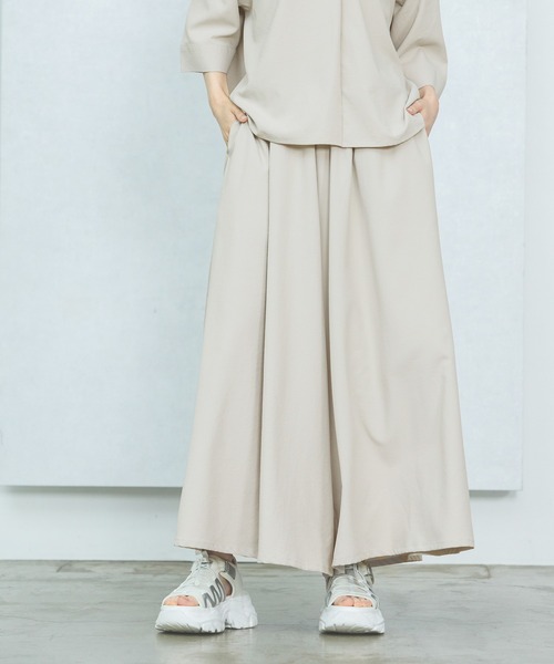 LAKOLE(ラコレ)の「【セットアップ対応・多機能付き】サップワイドガウチョ / 570733(その他パンツ・レディース・テラコッタ/ネイビー/ライトベージュ/チャコールグレー・FREE)」の1枚目の写真