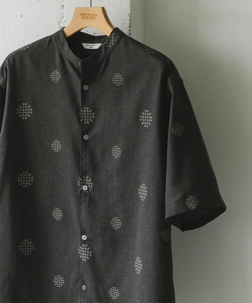 URBAN RESEARCH DOORS（アーバンリサーチドアーズ）の「『XLサイズ/WEB限定』『UR TECH 高機能リネン』バンドカラーシャツ（シャツ/ブラウス・メンズ・ホワイト系その他/グリーン/ブルー/ブラック系その他・X-LARGE/XX-LARGE/MEDIUM/LARGE）」の2枚目の写真