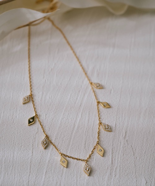 Ops.(オプス)の「チョーカー ネックレス レディース カジュアル シンプル 金属アレルギー 【migella-dia ミゲラ・ダイヤ】(ネックレス・レディース・シルバー/ゴールド系その他・ONE SIZE)」の3枚目の写真