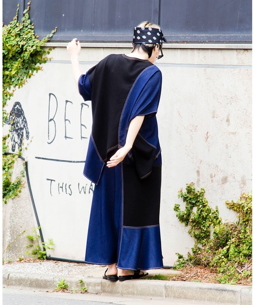 OSMOSIS(オズモーシス)の「切替アシンメトリーTシャツ(Tシャツ/カットソー・レディース・ブラック/ブルー・ONE SIZE)」の20枚目の写真