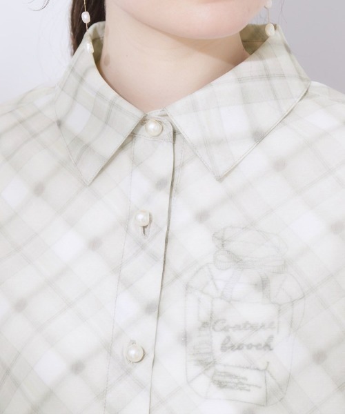 couture brooch(クチュールブローチ)の「【洗える・秋まで使える】パール調ボタンシアーシャツ(シャツ/ブラウス・レディース・ベージュ系その他4/グレー/ブラック/アイボリー・38/42)」の9枚目の写真