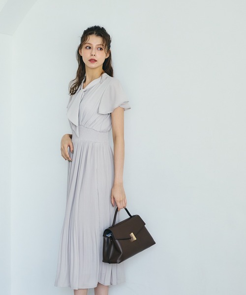 12Twelve Agenda(トゥエルブ アジェンダ)の「ボウタイウエストシャーリング消しプリーツ半袖ワンピース(ワンピース・レディース・ネイビー/グリーン/グレイッシュベージュ・M)」の14枚目の写真