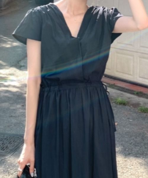 Aelina(エリナ)の「Vネックドワンピース(ワンピース・レディース・ホワイト/ネイビー・F)」の16枚目の写真
