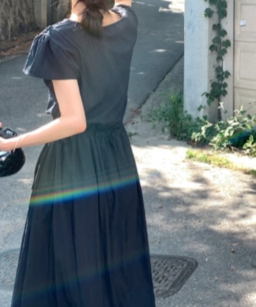 Aelina(エリナ)の「Vネックドワンピース(ワンピース・レディース・ホワイト/ネイビー・F)」の12枚目の写真