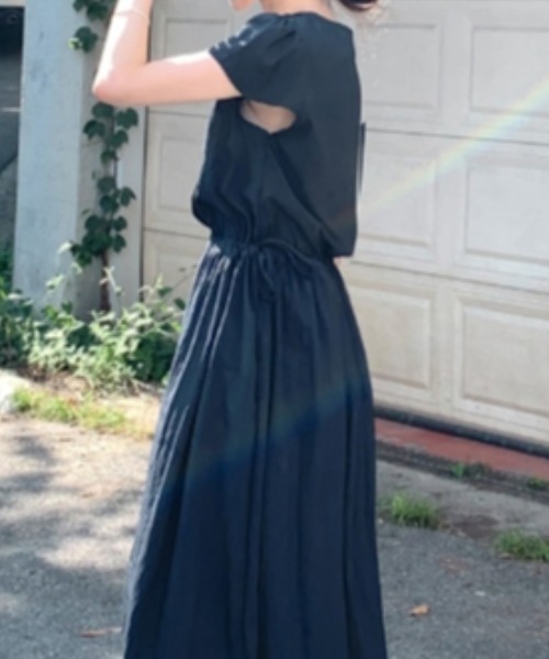 Aelina(エリナ)の「Vネックドワンピース(ワンピース・レディース・ホワイト/ネイビー・F)」の14枚目の写真