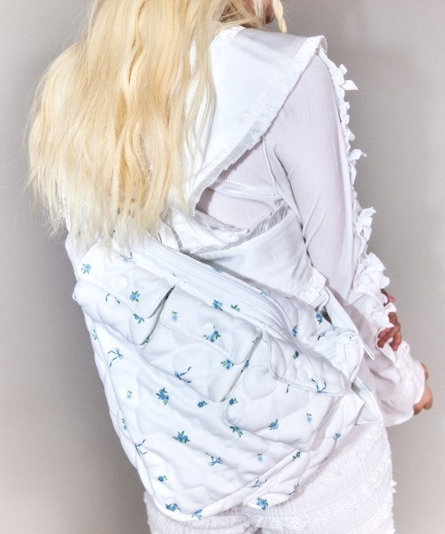 Candy Stripper（キャンディストリッパー）の「GARDEN △ SLING バッグ（ショルダーバッグ・レディース・オフホワイト/ブラック・FREE）」の2枚目の写真