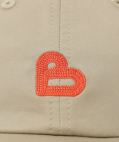 BEAMS HEART（ビームスハート）の「B-HEARTロゴ メッセージ チェーン 刺繍 キャップ（キャップ・レディース・ブラック/グレー/ベージュ・ONE SIZE）」の19枚目の写真